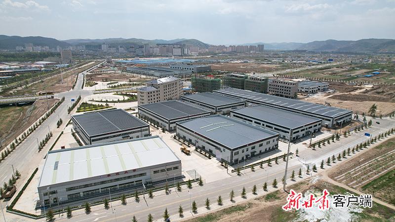 高空俯视静宁工业园区农副产品加工产业园   吴玺摄.JPG
